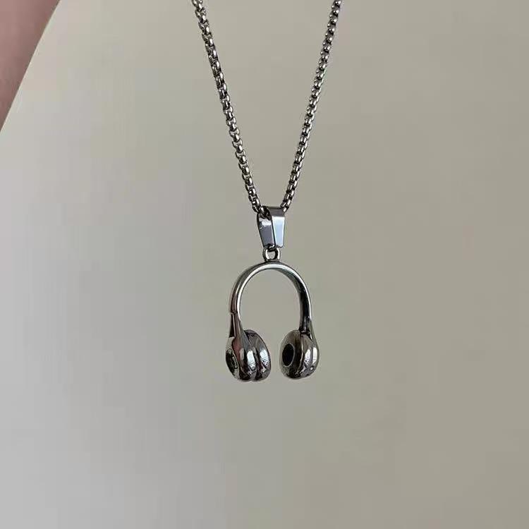 Men's Trendy Letter Necklace: Versatile Light Luxury Cuban Chain Choker