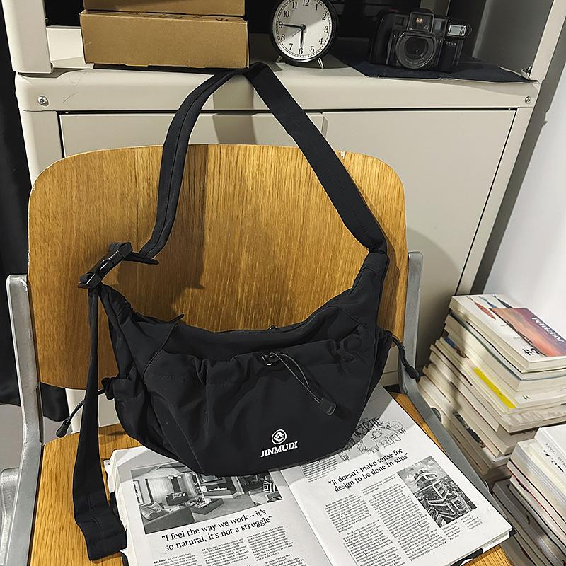 Summer new foreign style texture simple large capacity dumpling bag 2025 fashion trend women's shoulder messenger bag