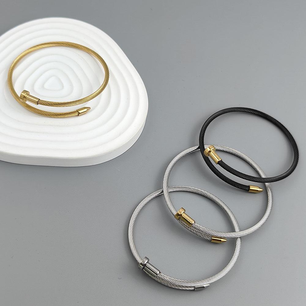 Charming gold-plated 18K stainless steel thorn nails women's bracelet, high quality waterproof jewelry, wedding party gift