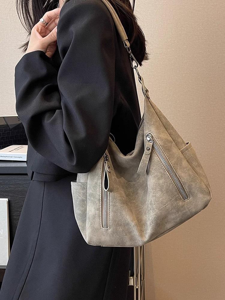 

New large-capacity bag women s versatile retro matte messenger bag textured shoulder commuter tote bag хаки