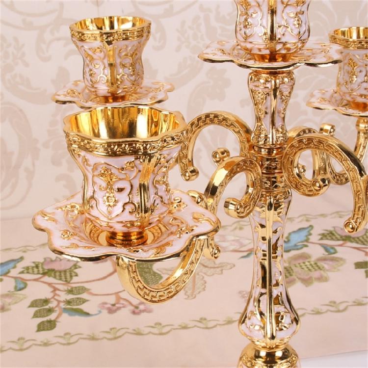 Elegant European Metal Candle Holder for Festival Occasion Night Decorations