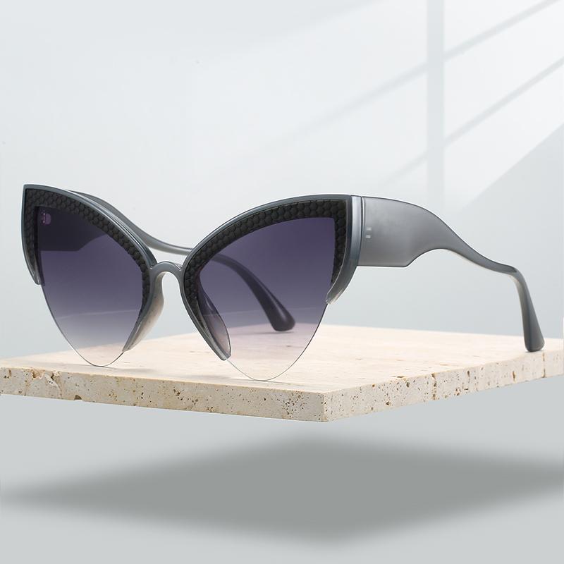 Women INS Brand Triangular Sunglasses Fashion Street Personalized Trends Sun Glasses Retro Cat Eyes Anti UV Beach Shades