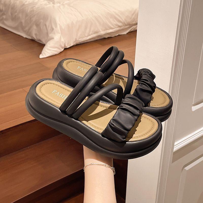 Fairy wind two wearing slippers, female with skirt, new in summer 2025, outer wear, platform-soled fashion, soft-soled beach sandals