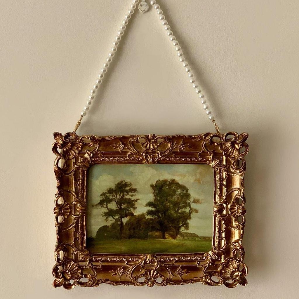 Retro European Embossed Carved Photo Frame - Artistic Luxury Wall Hanging Decoration for Home & B&B