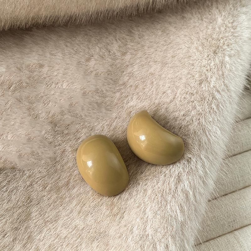 Exquisite Coffee Color Resin Semicircle Earrings for Women Temperament French Hollow Round Bead Earrings Autumn Casual Jewelry