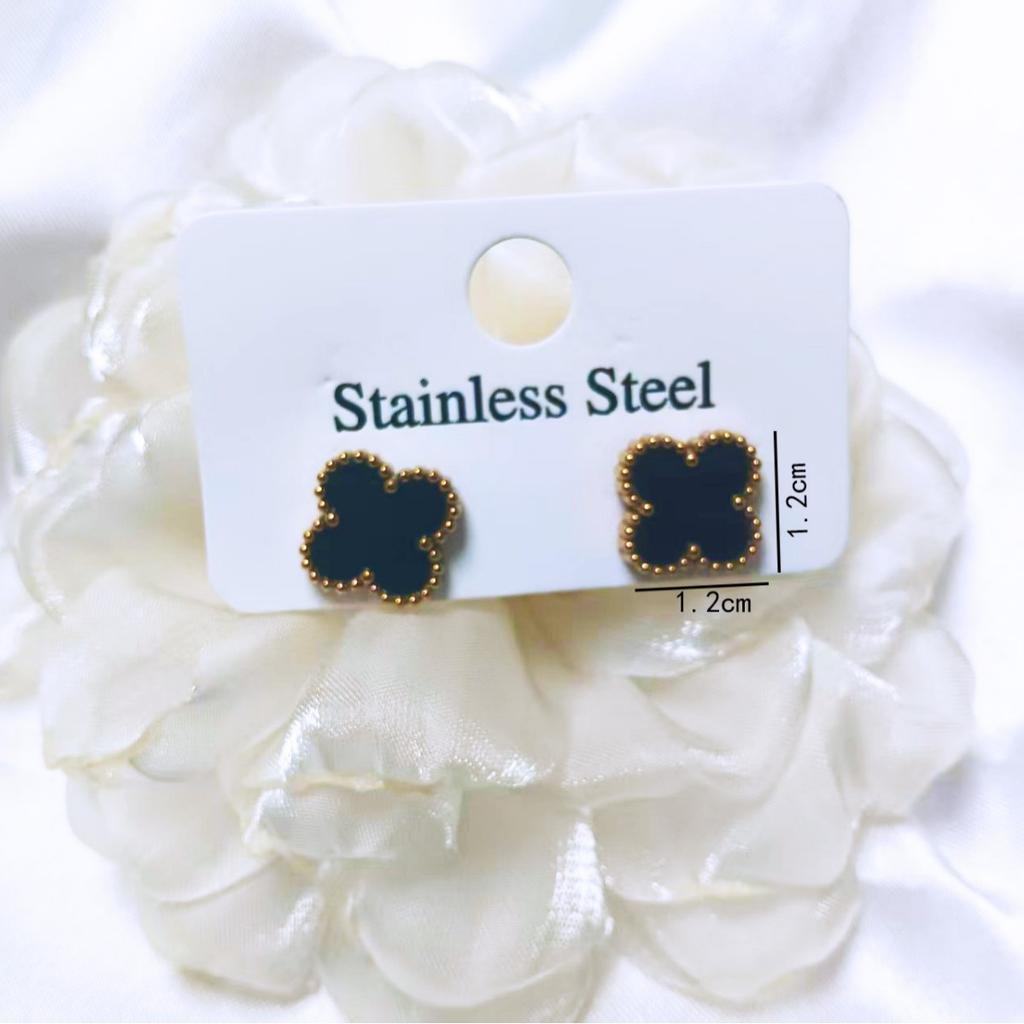  Simple and Cold Stud Earrings, Flower-shaped Vintage Earrings, Temperament Internet Celebrity Earrings