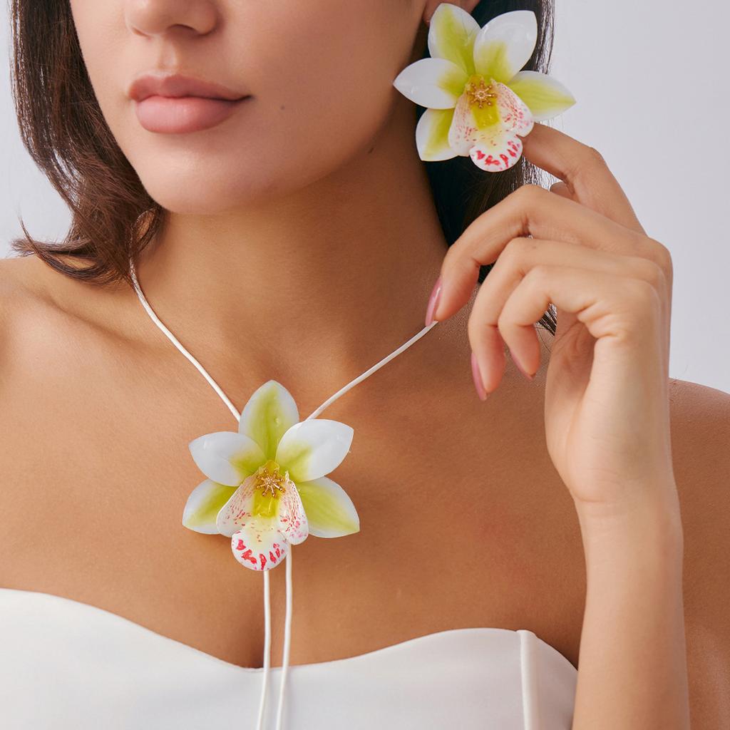 Fashion Three-Dimensional Simulation Flower Necklace Choker Personalized Long Wax Thread Fabric Flower Necklace