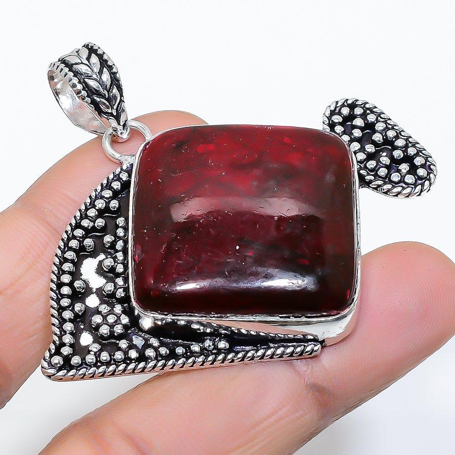 

Подвеска из стерлингового серебра 925 пробы с натуральным красным лабрадоритом ручной работы 2,01 дюйма z3q60