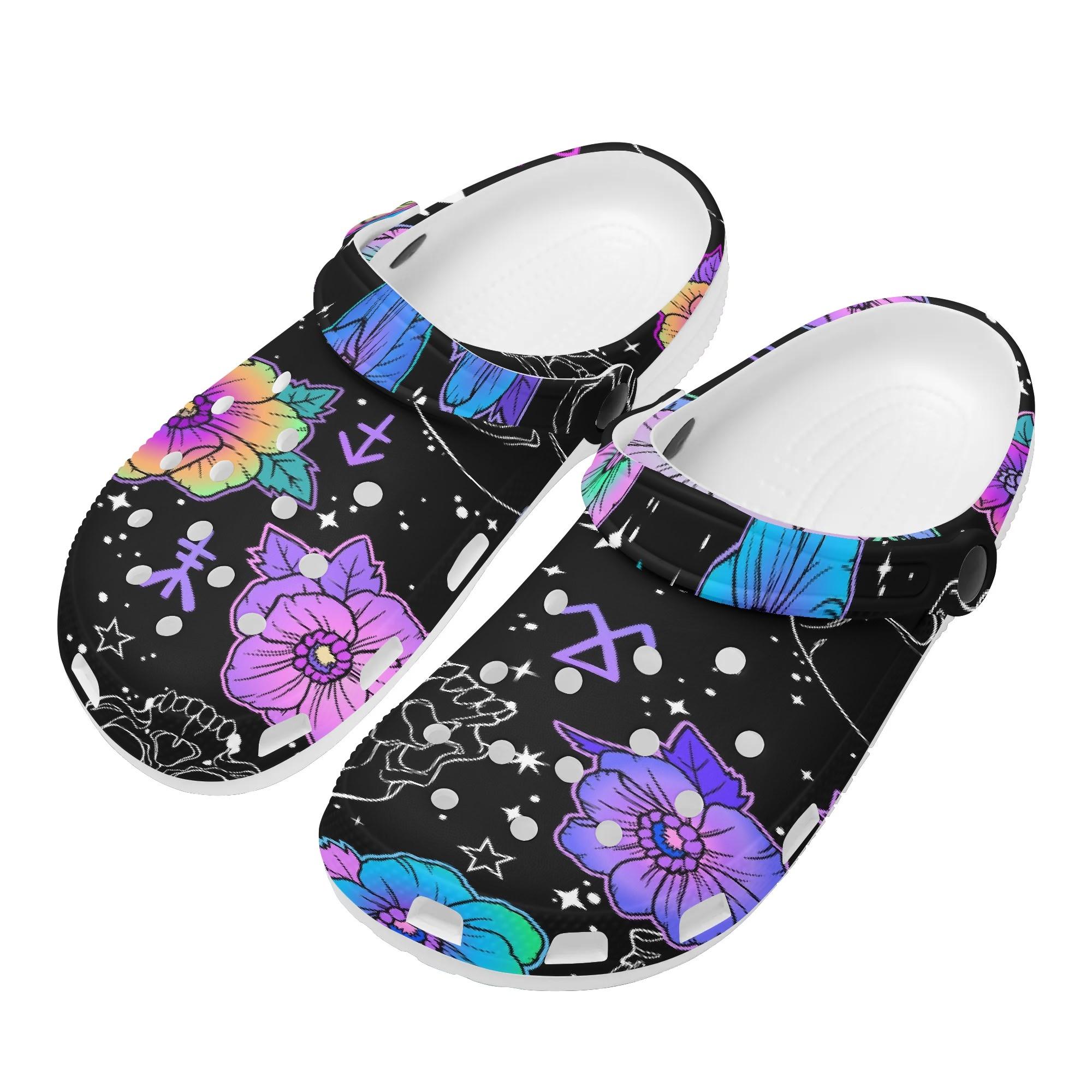 

White EVA Clogs with Witch Hand Print, Lightweight Slip On Garden Shoes, Breathable Beach Sandals, Indoor Outdoor Slippers for Men Women 48 білий
