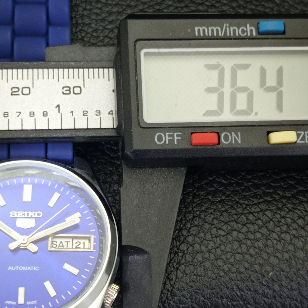 AUTOMATIC VINTAGE SEIKO 5 REFURBISHED JAPAN MENS BLUE COLOR DIAL WATCH a440536-4 Sk-a440536