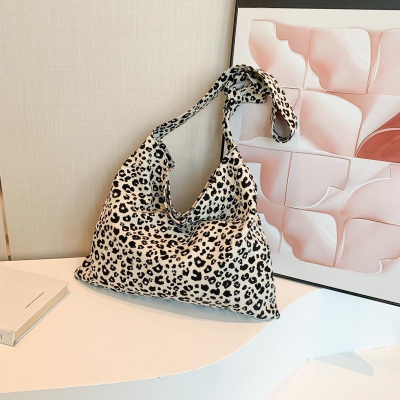 

Новая весенне-летняя корейская цветочная сумка из тонкого хлопка, большая вместительная сумка через плечо, женская сумка Tilt Straddle