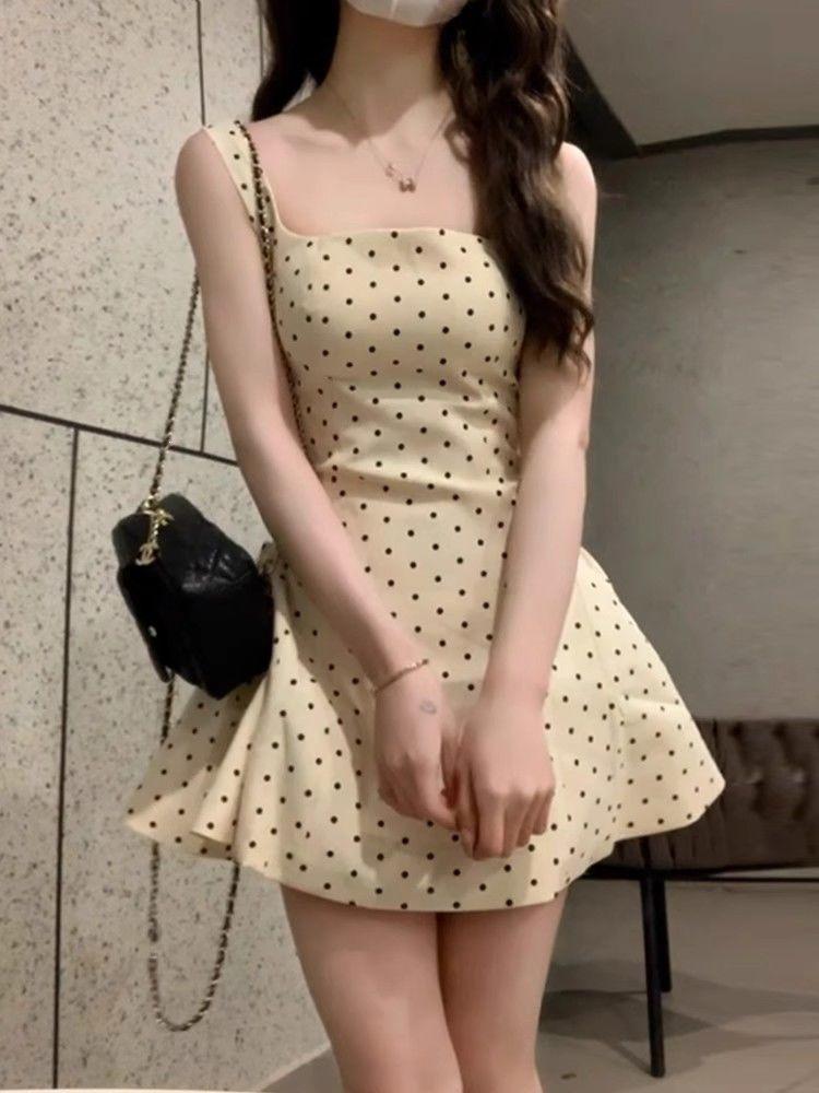 Early spring white polka dot suspender dress children's summer new high-end feeling huge good-looking small short skirt