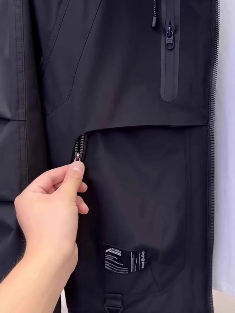 Men's Mountaineering Hooded Jacket: Trendy, Loose-Fit, Versatile, Casual Fashion Coat for Autumn/Winter.