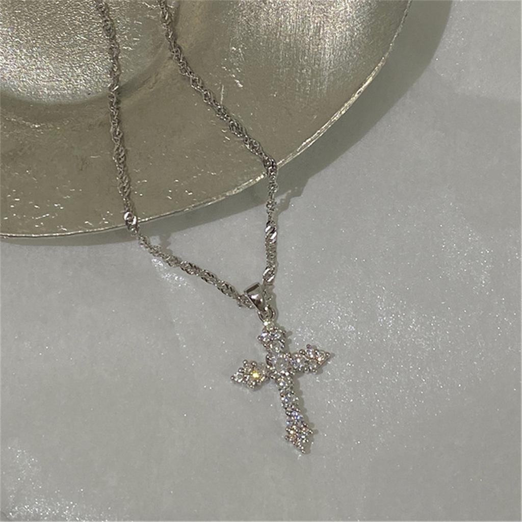 Elegant Cross Pendant Necklace Alloy Minimalist Design Adjustable Chain for Women Jewelry Gift Versatile Daily Wear