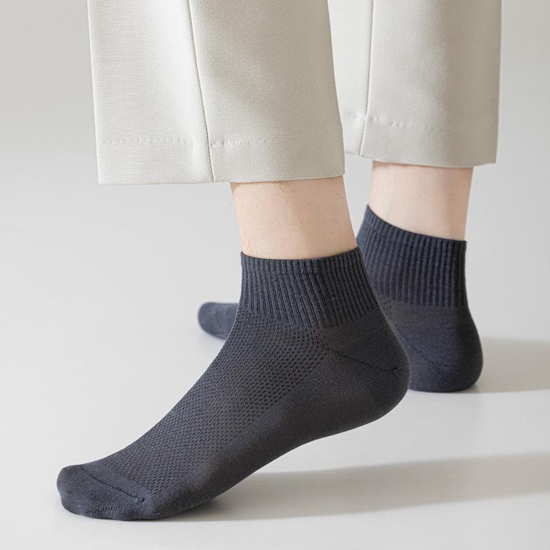 Men's Summer Thin Solid Color Versatile Breathable and Sweat Absorbing Boneless Mesh Short Socks