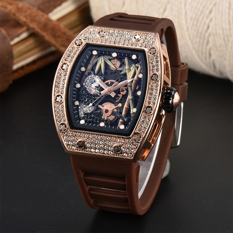 25 New Diamond Quartz Watch Panda Bamboo Hollow Dial Fashion Sports Quartz Watch