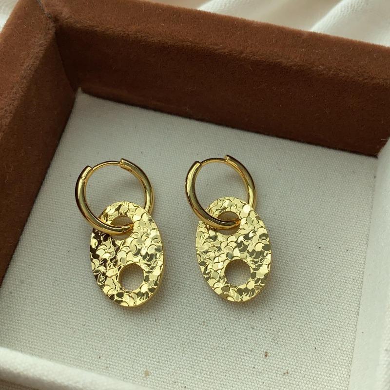 Minimalist Metal Oval Simple Ear Buckle Earrings Pig Nose Retro Light Luxury Texture Exquisite Niche Design Versatile
