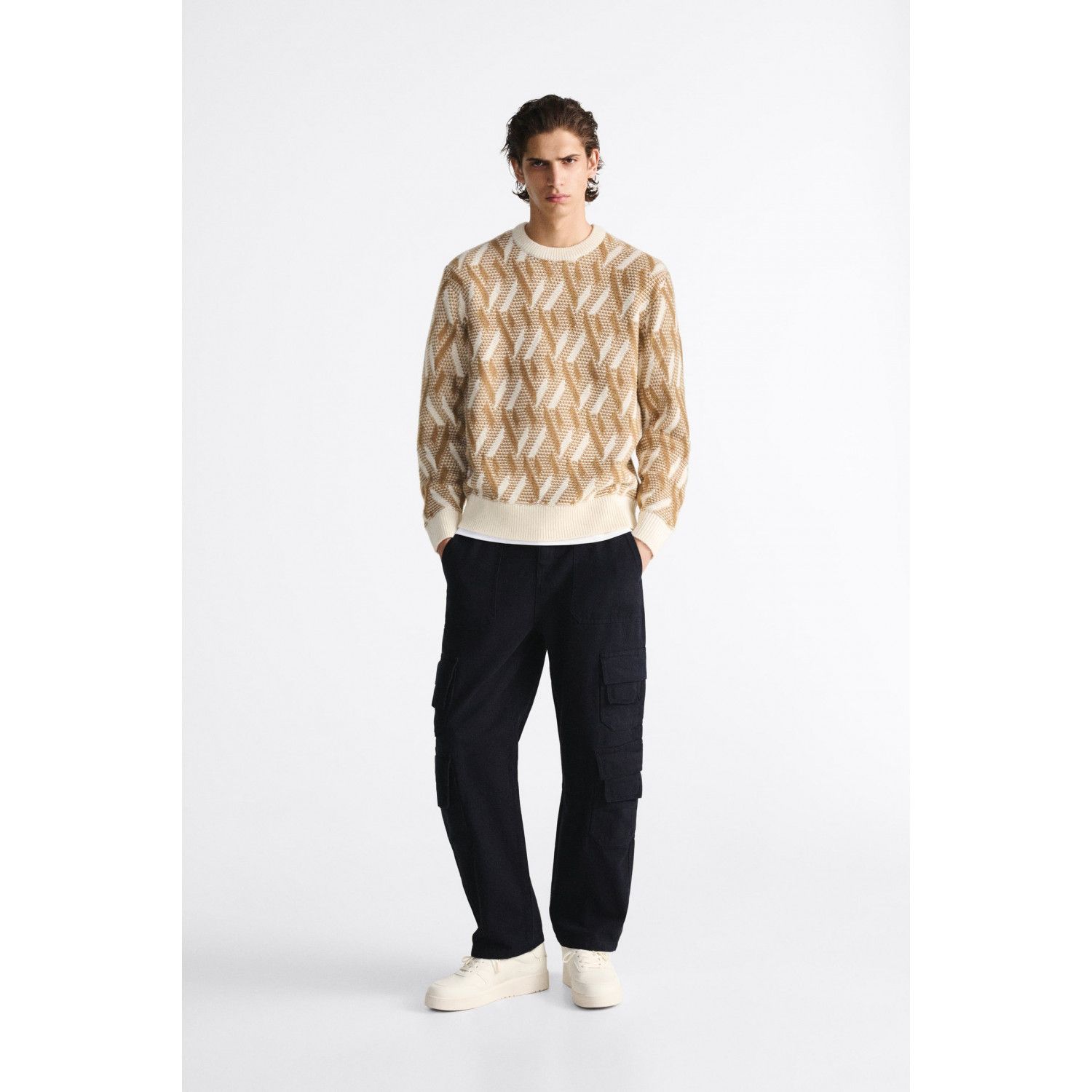 

GEOMETRIC JACQUARD SWEATER