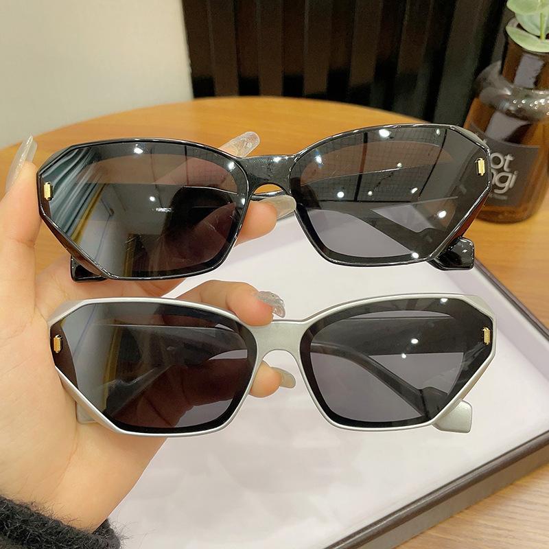 Y2K Cat Eye Sunglasses Trendy Vintage Versatile Shade Sun Glasses Rapper Eyewear High Quality Fashion Accessory