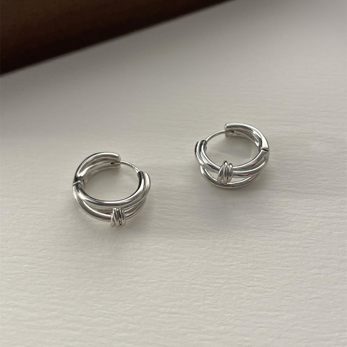 

Многослойные серьги-пусеты с узлами, серьги с холодным темпераментом, нишевые женские украшения для ушей, модные серьги с серебряными иглами, не вызывающие аллергию 925 silver needles