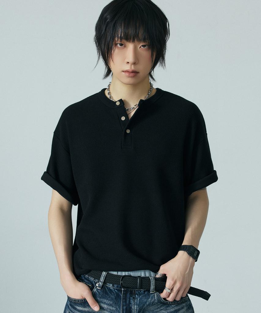 LXT Waffle Henley Neck Crop Short Sleeve T-Shirt [Black]