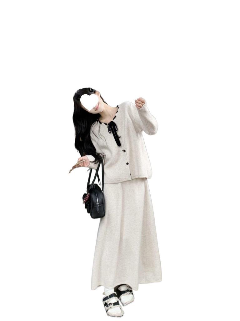 Korean Style Round Neck Knit Cardigan Set for Women - Autumn/Winter Collection, Loose Fit, Casual Style.