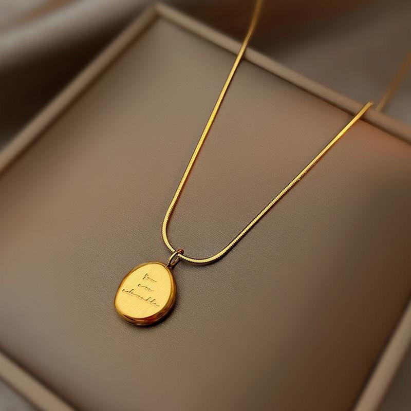 

2024 New Irregular English Letter Pendant Gold Color Stainless steel Necklace Fashion For Women s Indelible Accessories