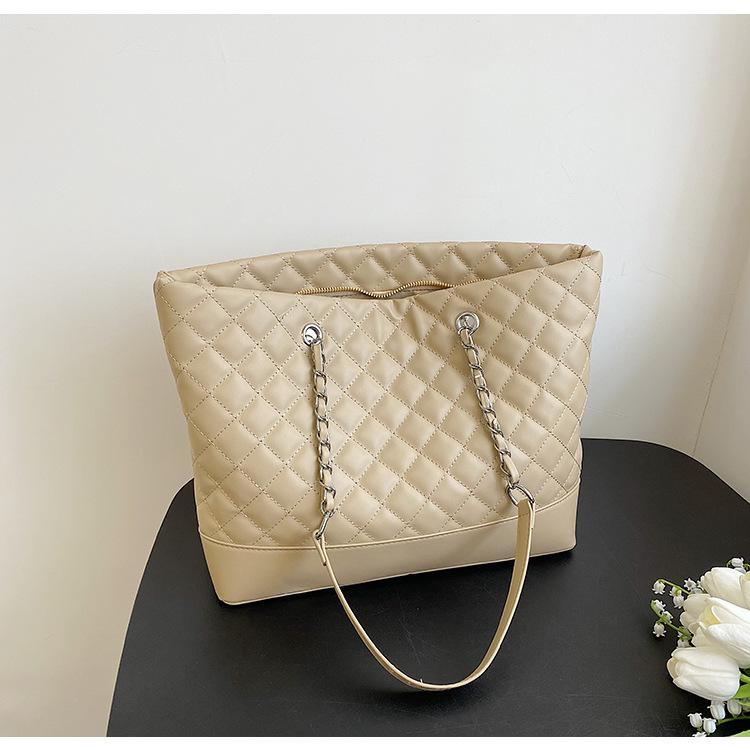 Korean Version Large Capacity Bag for Women's Spring and Summer New Fashion Diamond Grid Chain Shoulder Bag, Simple Commuting Tote Bag