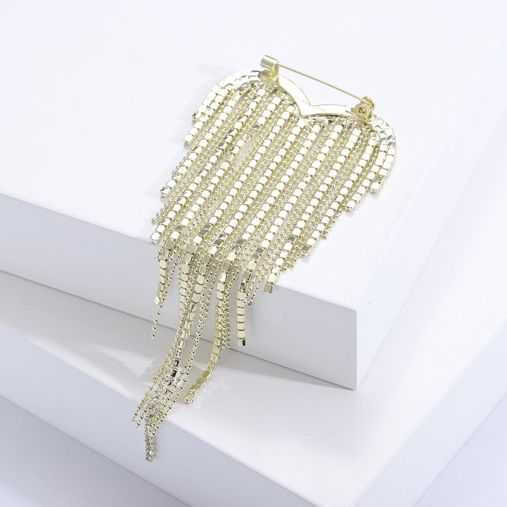 Heart Tassel Brooch for Women Elegant Love-shaped Design Premium Metal Material Versatile Suit Lapel Accessory