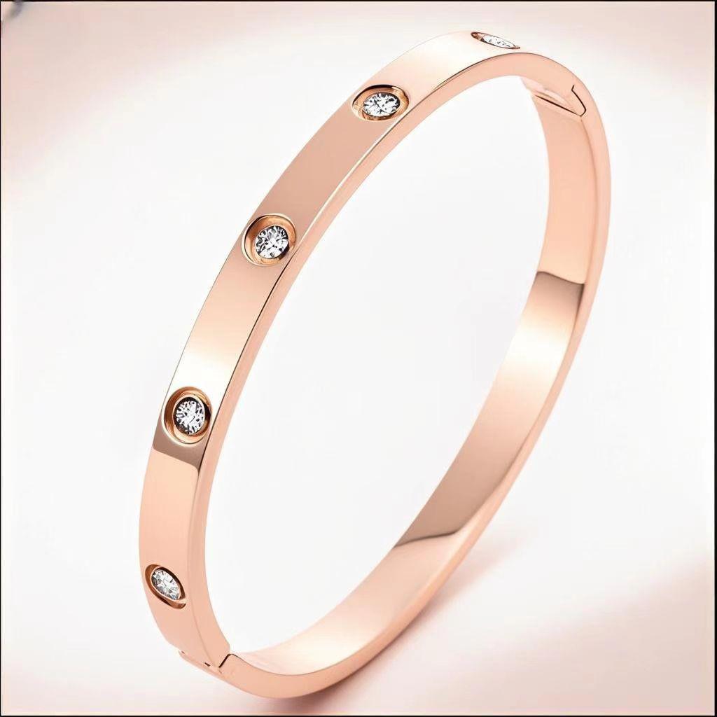New Heart-Shaped Stainless Steel Bracelet: Elegant, Stylish & Non-Fading Wristband for Girls