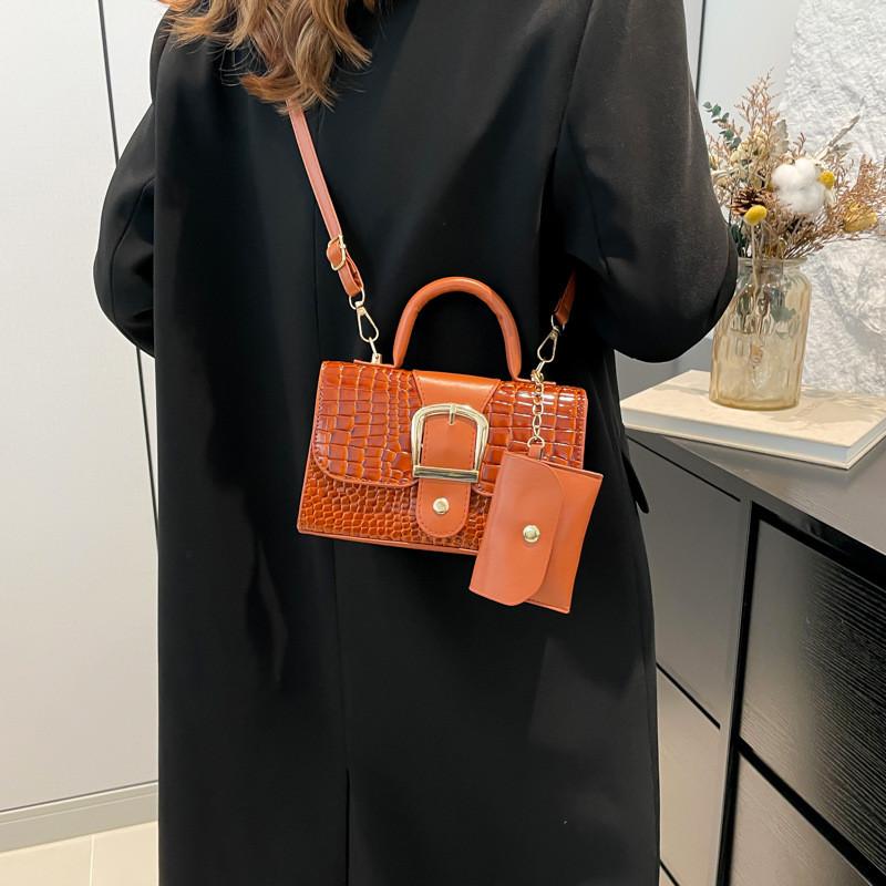 Chic And Versatile Crocodile Texture Handbag For Women With Simple Urban Style
