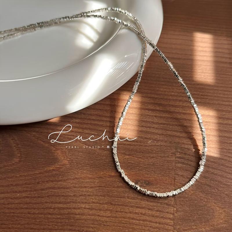 

Silver-plated faux pearl necklace for women, new popular model, clavicle chain, light luxury niche style, elegant and sophisticated neck chain Silver fragment necklace