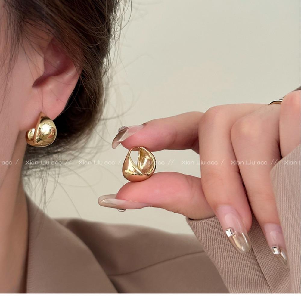 Golden Circle Earrings for Women 2025 New Ear Buckles, Light Luxury, High-end Sensory Ring Earrings, No Need To Pick Earrings When Sleeping