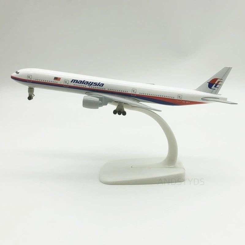 Collection Model B777 Malaysia Airways Aircraft 20cm Diecast Metal Alloy 1/400 Scale Plane With Airplane Stand Aviation Ornament