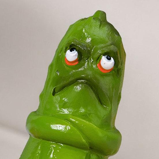Funny Pickle Sculpture, Quirky Cucumber Statue, Cute Resin Pickle Emotional Support Ornament for Home, Living Room, Bedroom, Office Desk Decor