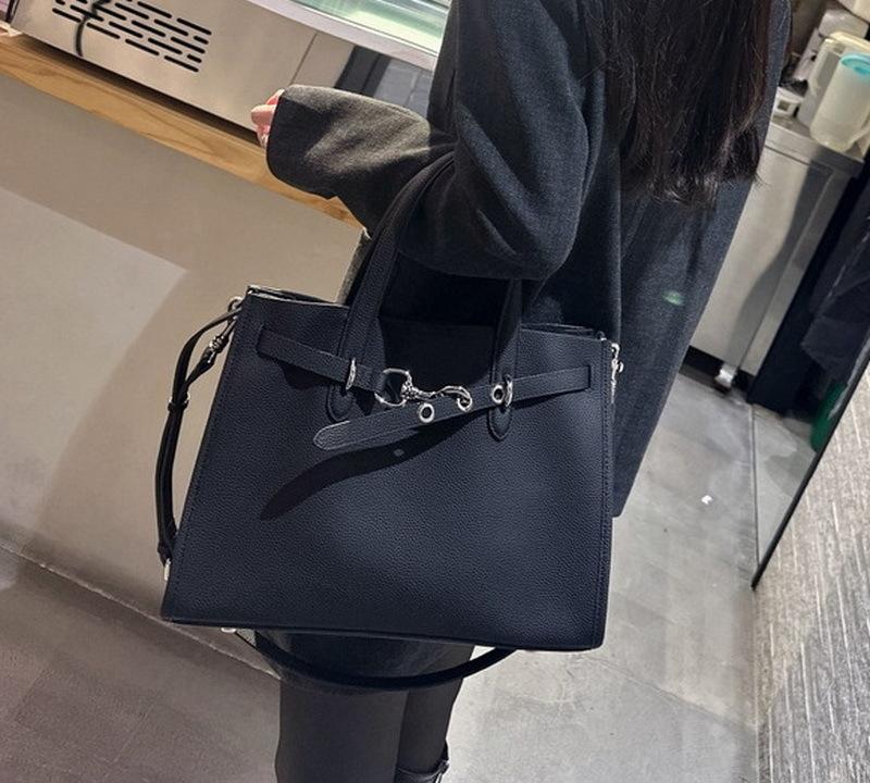 Tote Bag Women's 2025 New Leather First Layer Cowhide Versatile Premium Large-capacity Shoulder Portable Messenger Commuter Bag