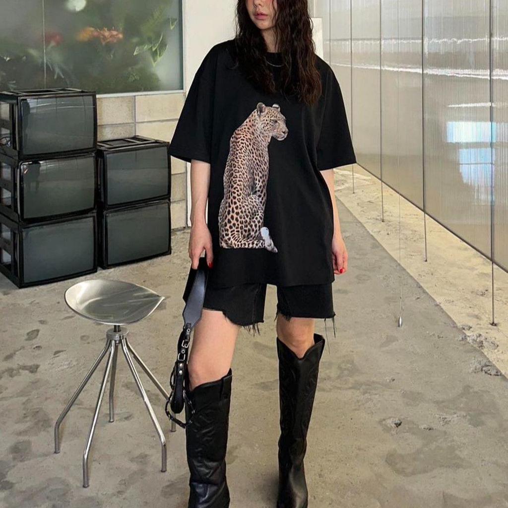 Women's Summer Oversized Fashion T-Shirt - Casual & Trendy Short Sleeve