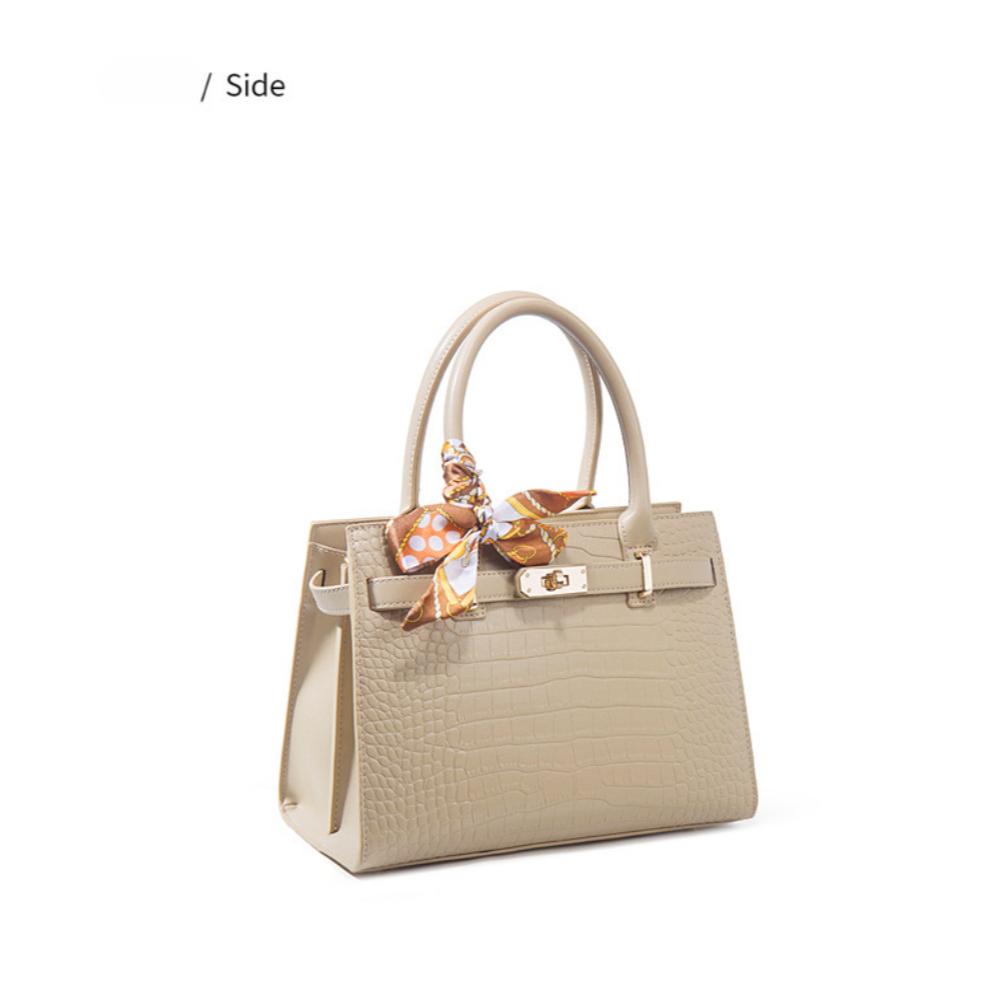 Sophisticated and Elegant Women's Crossbody Bag, Large Capacity, Versatile Women's Handbag