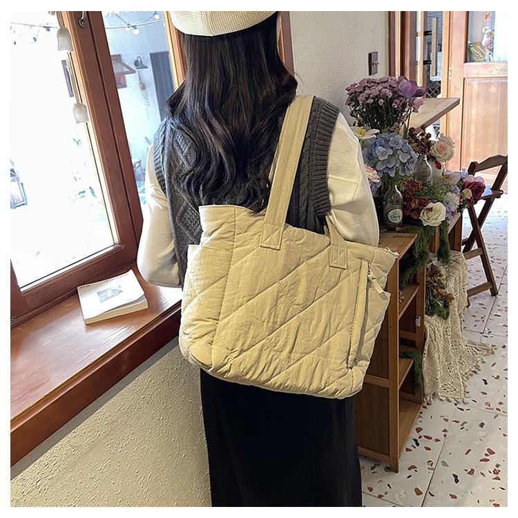 2023 Women's Large Capacity Quilted Nylon Tote - Versatile Autumn/Winter Fashion Shoulder Bag