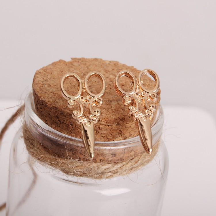 2020 New Hot Retro Fashion Personality Earrings Female Small Scissors Hot Zirconwholesale Gift