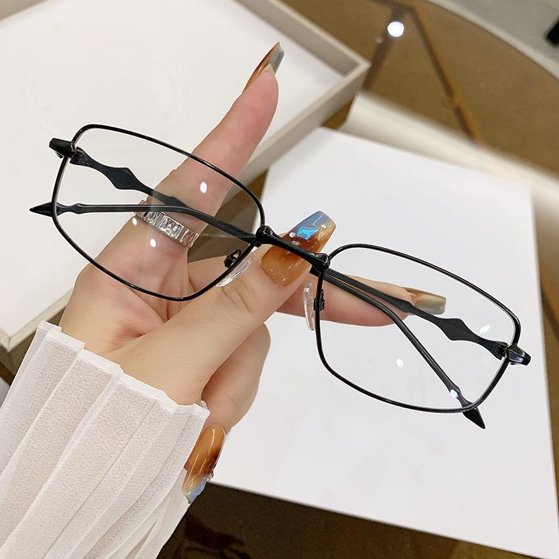 Square Irregular Trend Small Metal Frame Sunglasses Korean Version High-end Retro UV400 Anti-ultraviolet Shades Glasses