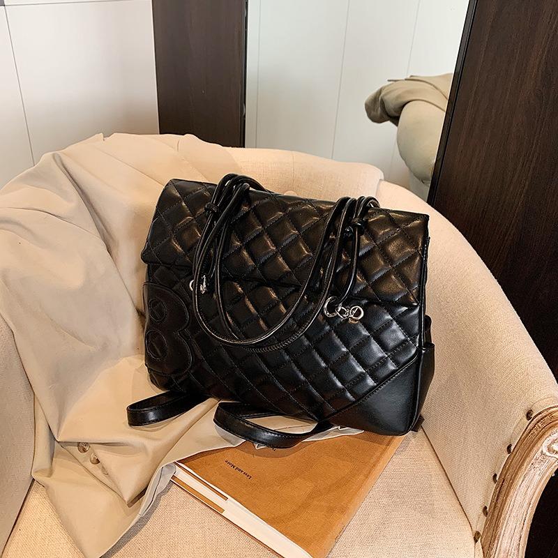 Backpack Bag Women's New Trendy Fashion Diamond Shoulder Armpit Bag Large Capacity Backpack