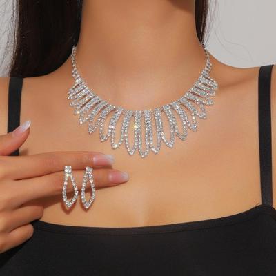 Bridal Rhinestone Jewelry Set: Necklace & Earrings for Weddings