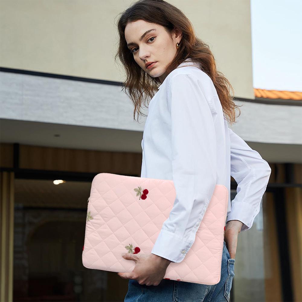Capa para Laptop e Tablet Estilo Coreano Cereja para Mulheres - Serve para 13,3", 14", 15"