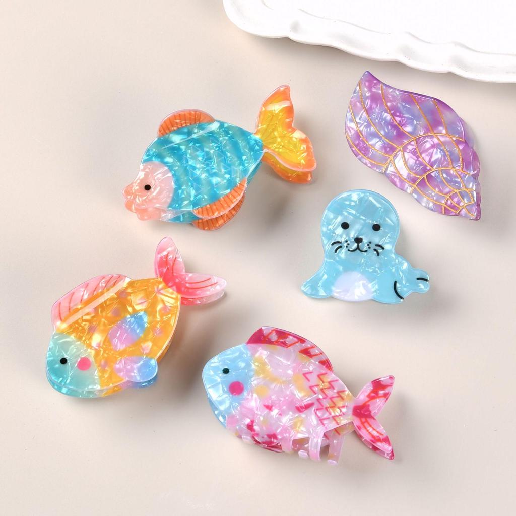 Ocean-Themed Seashell Acrylic Claw Clip: Cute Conch Design for Half-Up Hairstyles