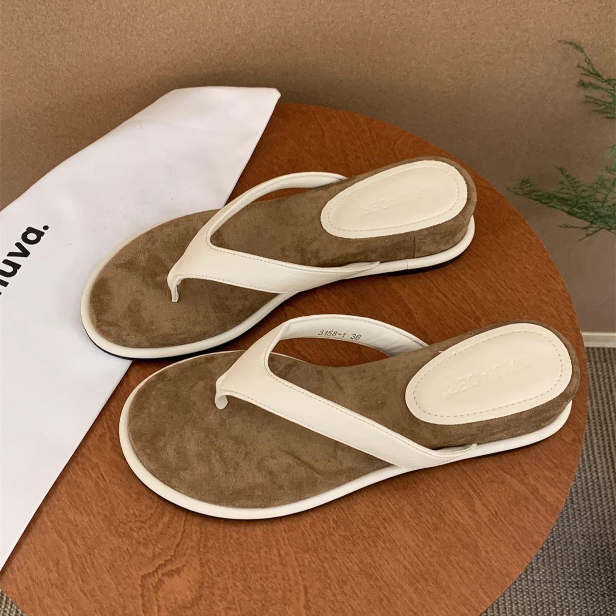 

French fashion slope heel flip-flops women s outerwear 20255 new temperament with skirt thick-soled beach slippers 35 бежевый