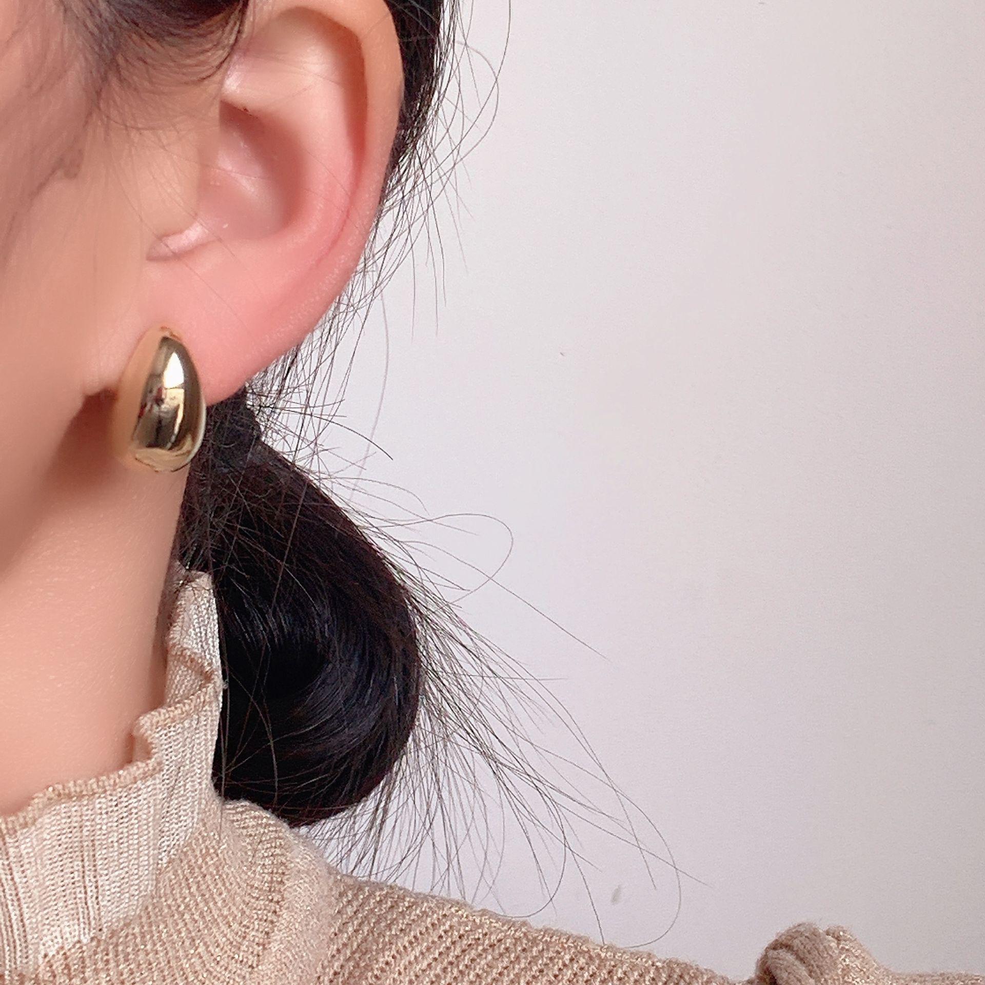 

Versatile Mosquito Coil Ear Clips: Metal Water Drop Earrings for Women