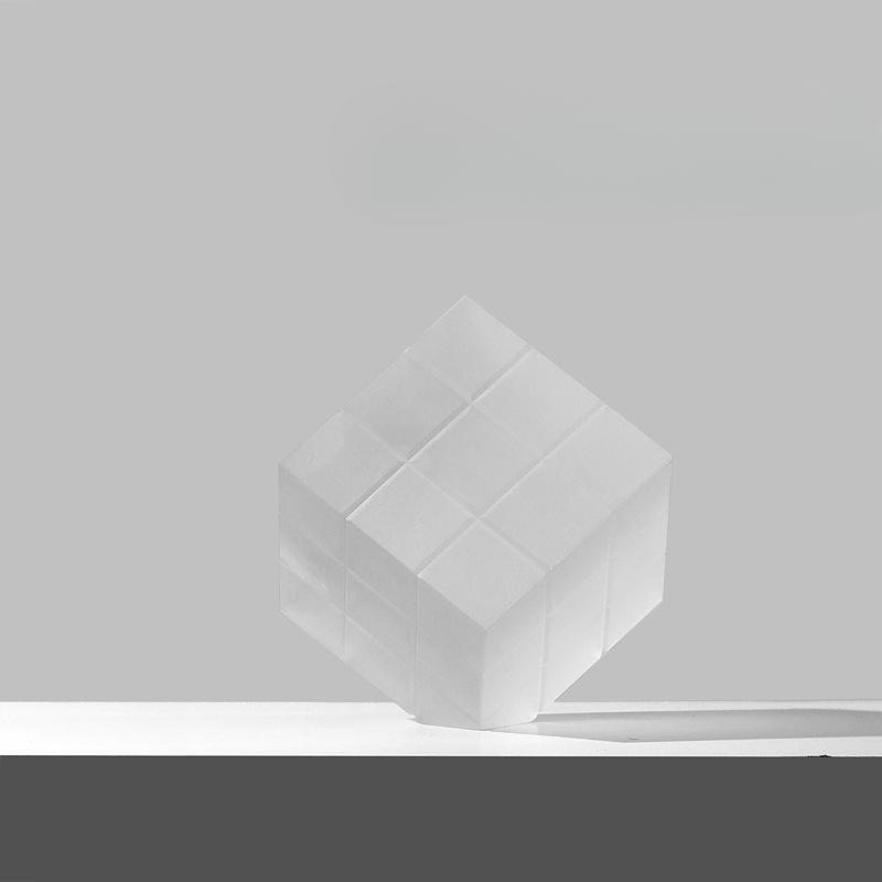 

Творческий Арт Кубик Рубика Маленькие Украшения Стеклянный Светильник Роскошная Гостиная Офис ТВ Шкаф Рабочий Стол Вход Домашний Декор White Scrub - Large