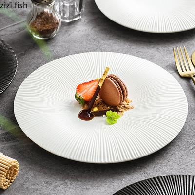 Mattierter gestreifter flacher Keramikteller, Dessertteller, Sushiteller, Pastateller, Restaurant, Molekularkochen, kreatives Geschirr