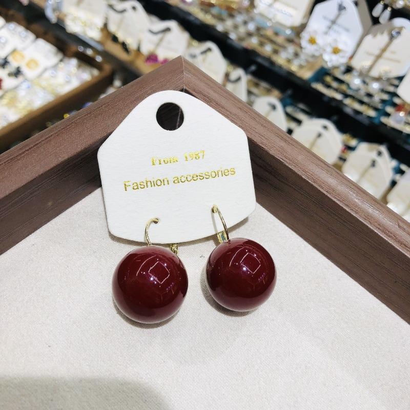 Retro French-Style Artificial Pearl Earrings for Women Rotund Fashion Design Minimalist Geometry Earrings
